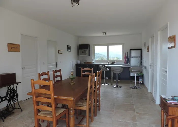 Maquis Et לינה וארוחת בוקר 3*