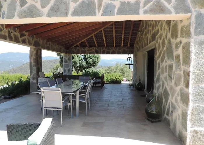 Maquis Et Oda ve Kahvaltı Sollacaro